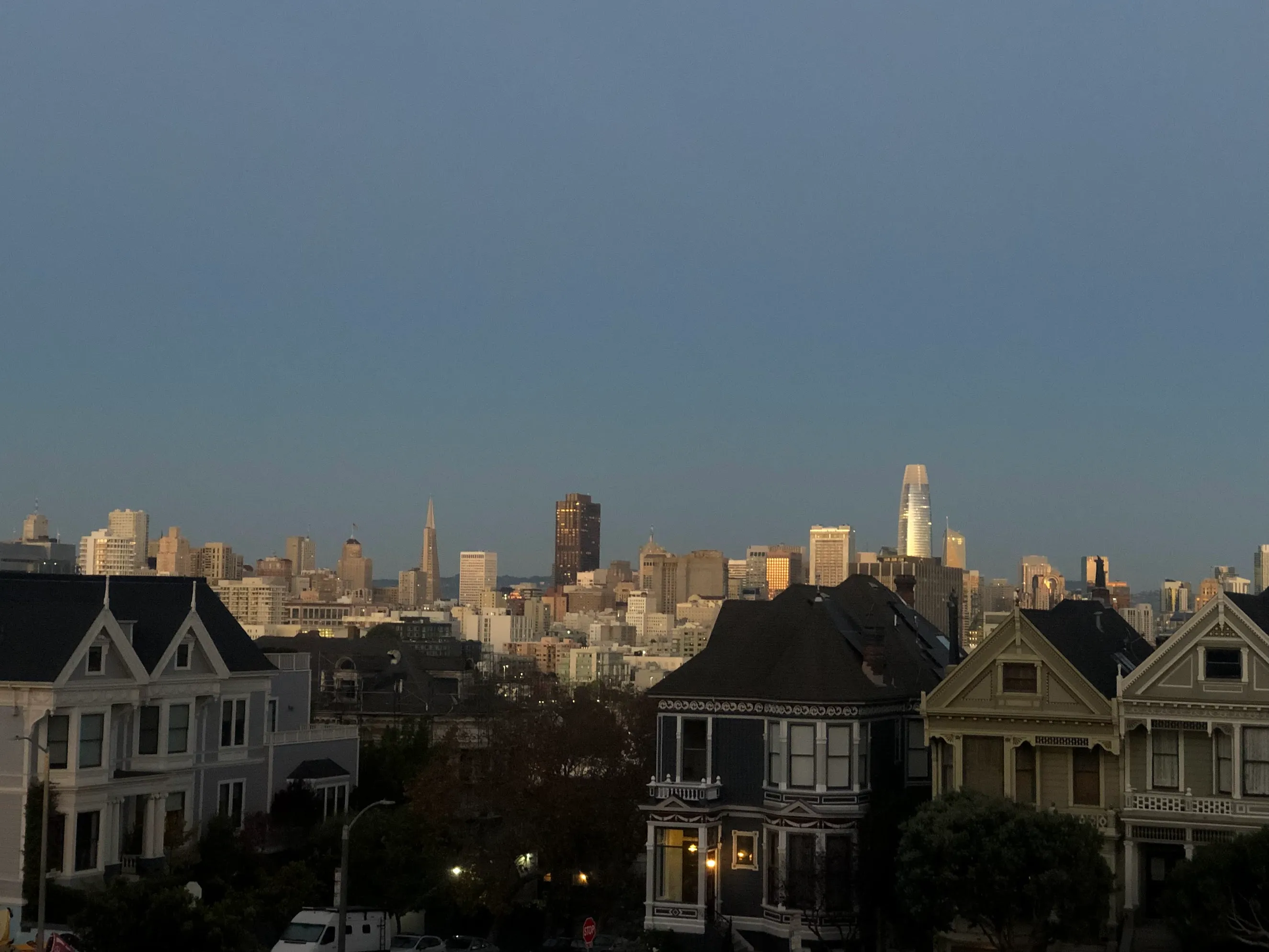 São Francisco ao anoitecer, visto de Alamo Square